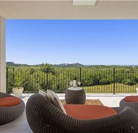 Luxury 4-Bedroom Villa with generous sized Infinity Pool near Buje, Istria. Sleeps 8